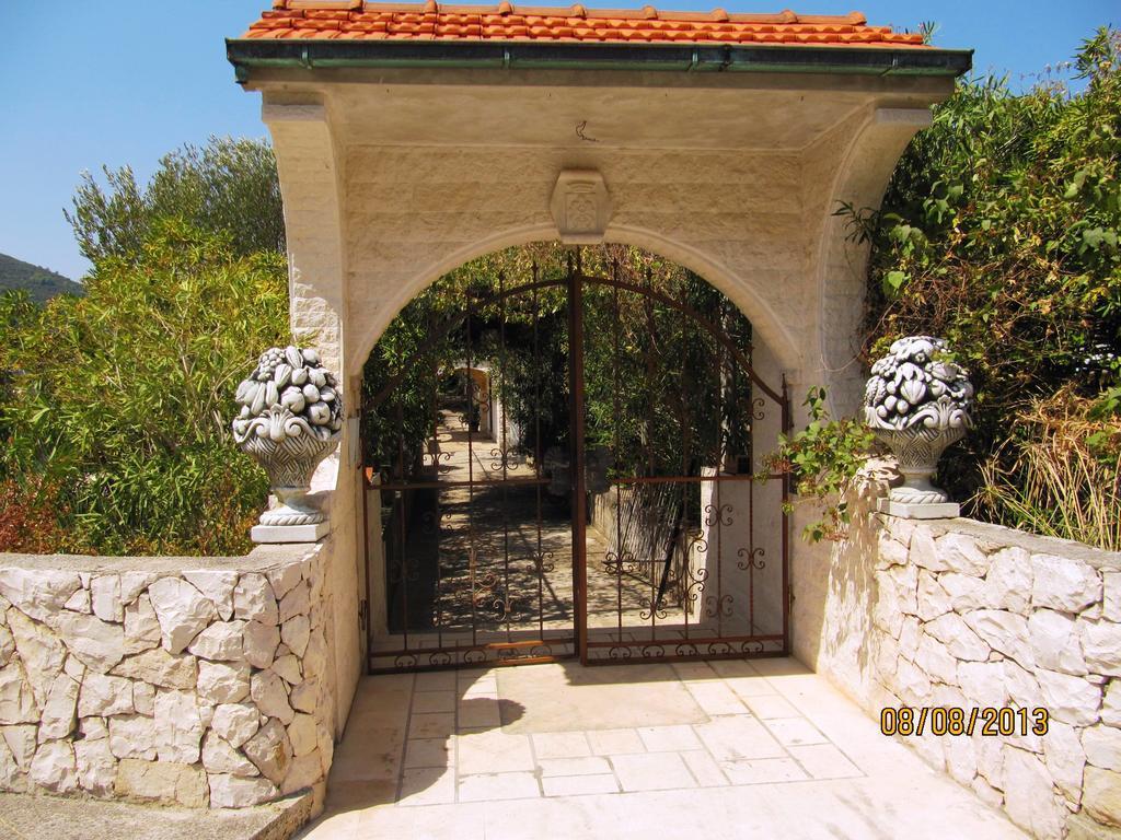 Apartmans And Rooms Dunjini Dvori Korčula Exteriér fotografie