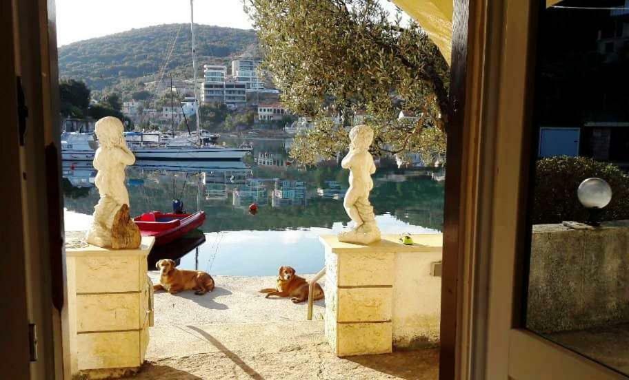 Apartmans And Rooms Dunjini Dvori Korčula Exteriér fotografie