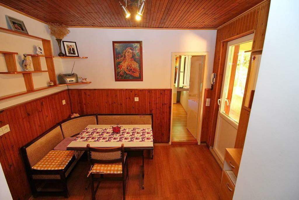 Apartmans And Rooms Dunjini Dvori Korčula Exteriér fotografie