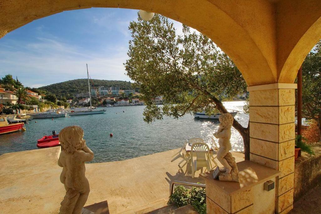 Apartmans And Rooms Dunjini Dvori Korčula Exteriér fotografie